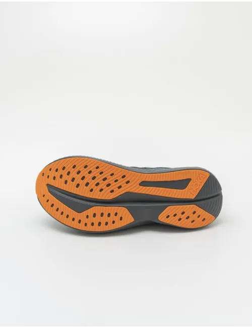 HOKA MACH 6