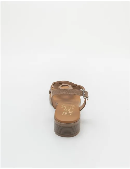 OH MY SANDALS  5607