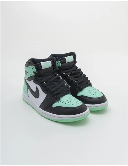 NIKE AIR JORDAN 1 RETRO HIGH OG