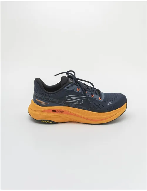 SNEAKER MAX CUSHIONING PROPULSION