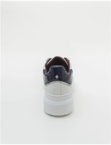 SNEAKER SARAH