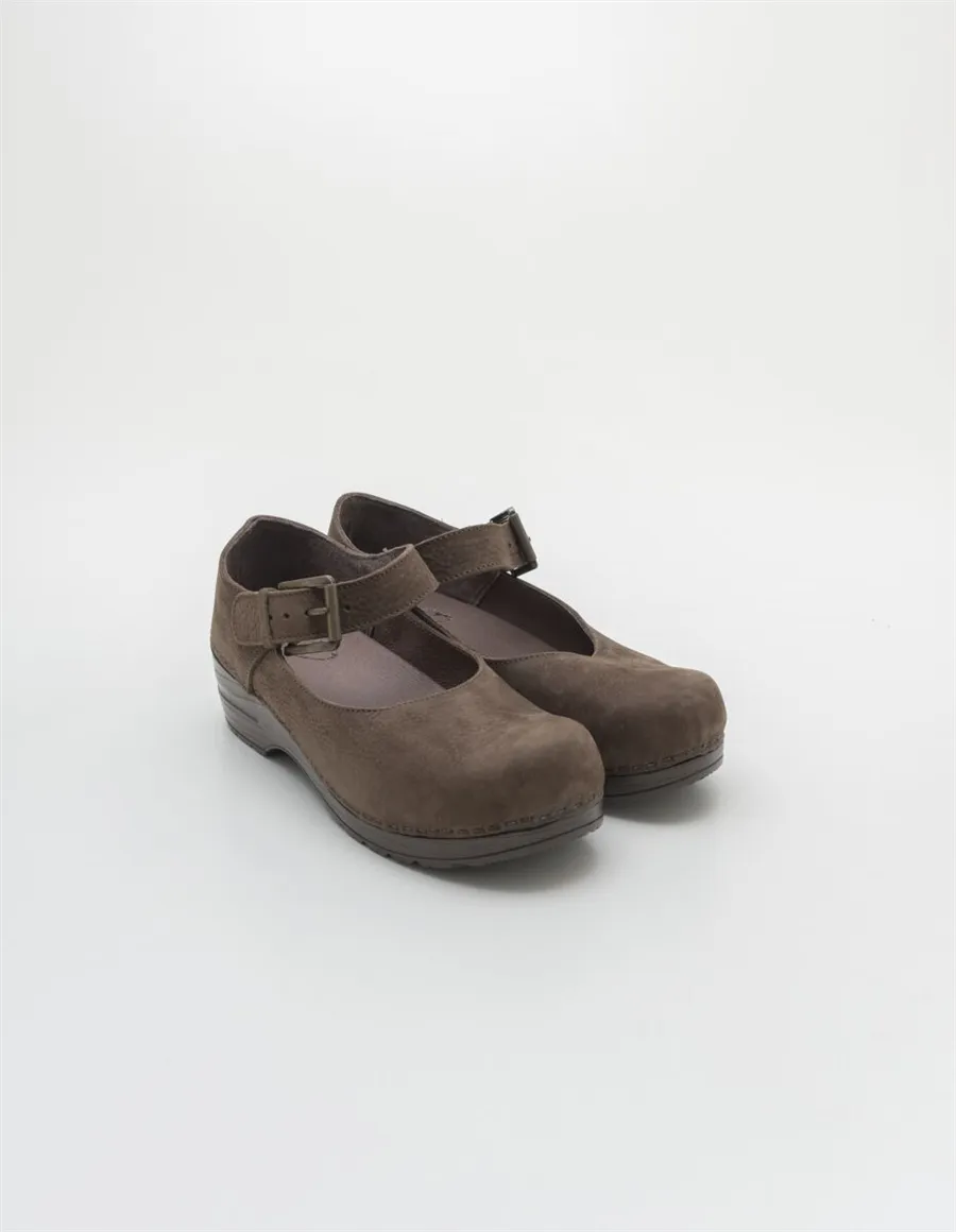 DECOLLETE 8140