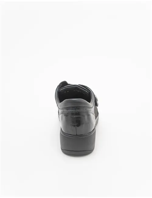 SNEAKER NETA