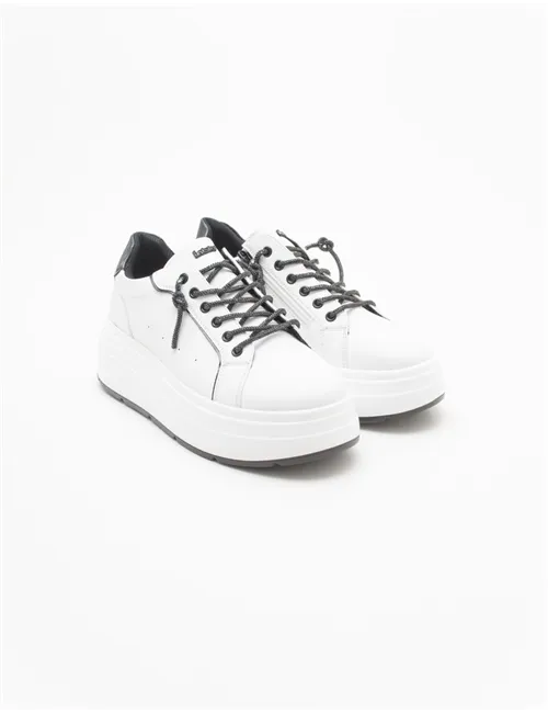 SNEAKER IN000440