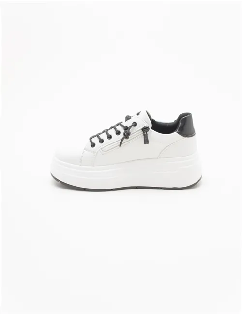 SNEAKER IN000440