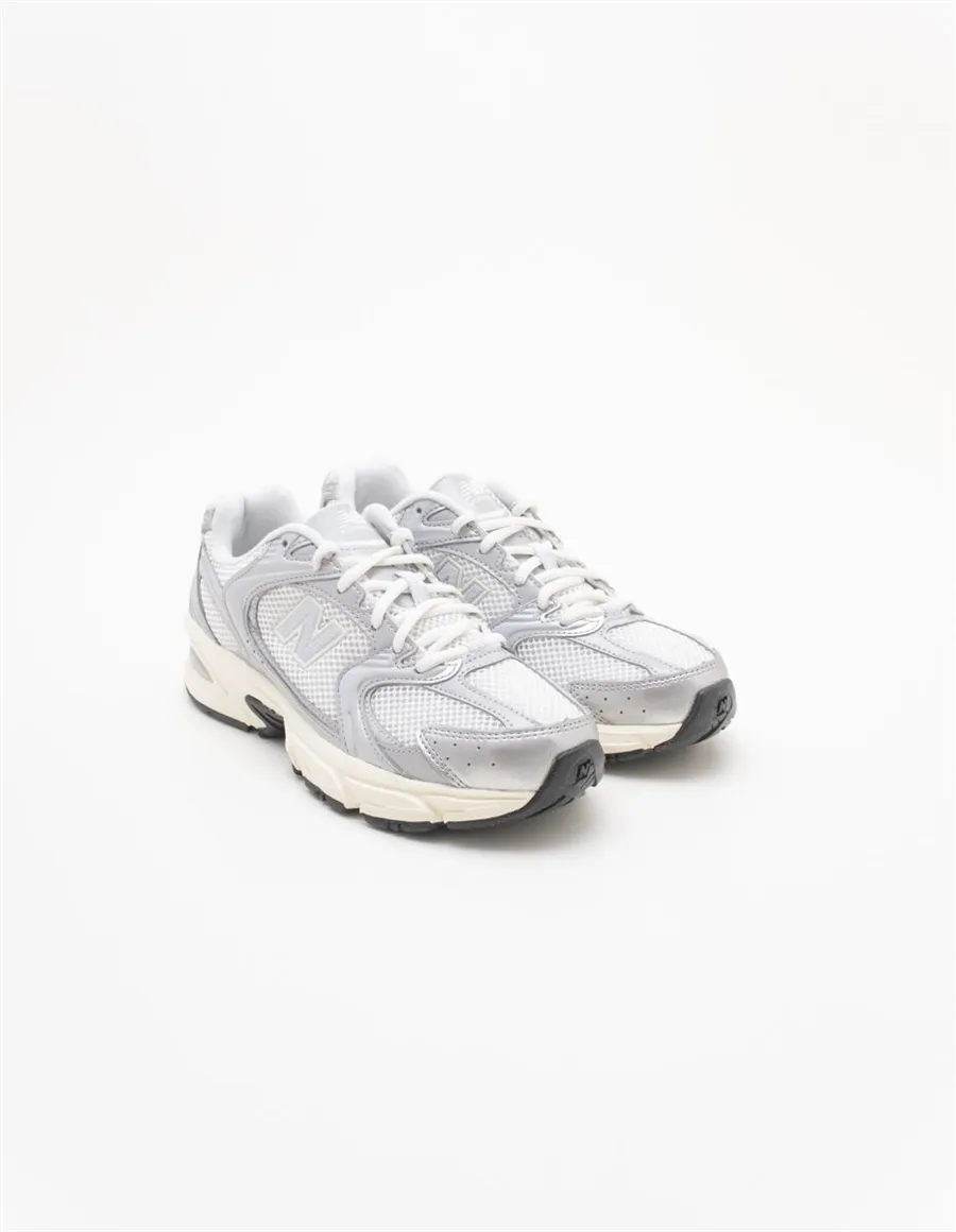 SNEAKER U530SEA