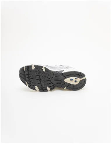 SNEAKER U530SEA