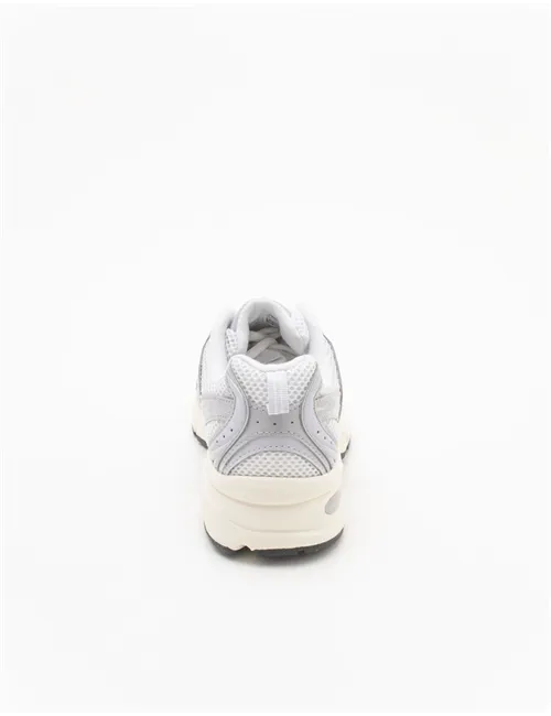 SNEAKER U530SEA