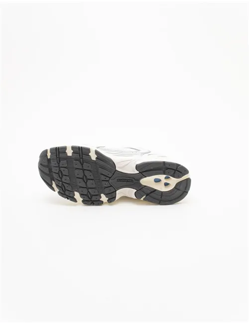 SNEAKER U530ESB