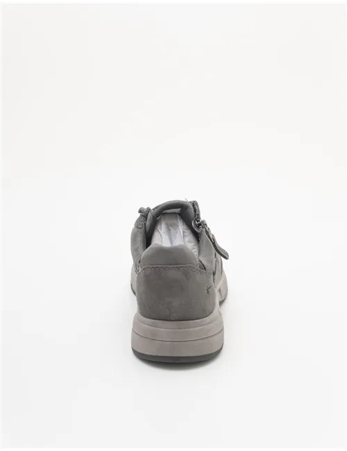 SNEAKER M8370445