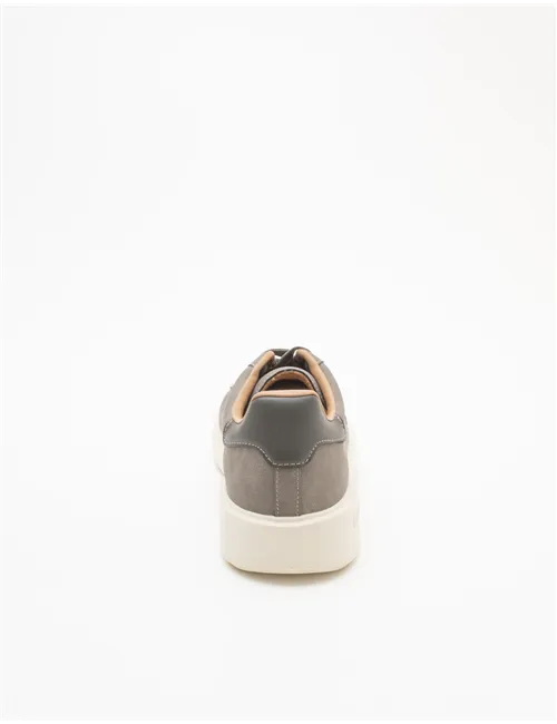 SNEAKER BUCK 01