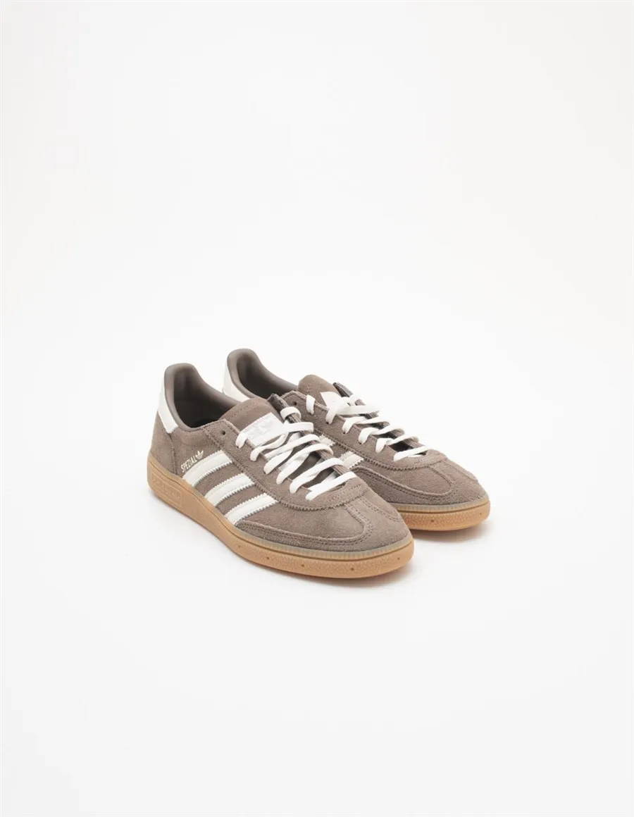SNEAKER SPEZIAL