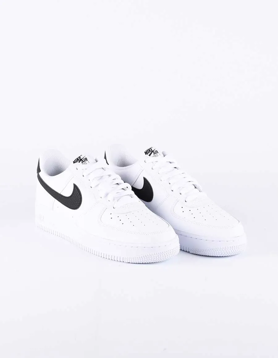 NIKE AIR FORCE 1'07