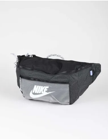 NIKE CV1411