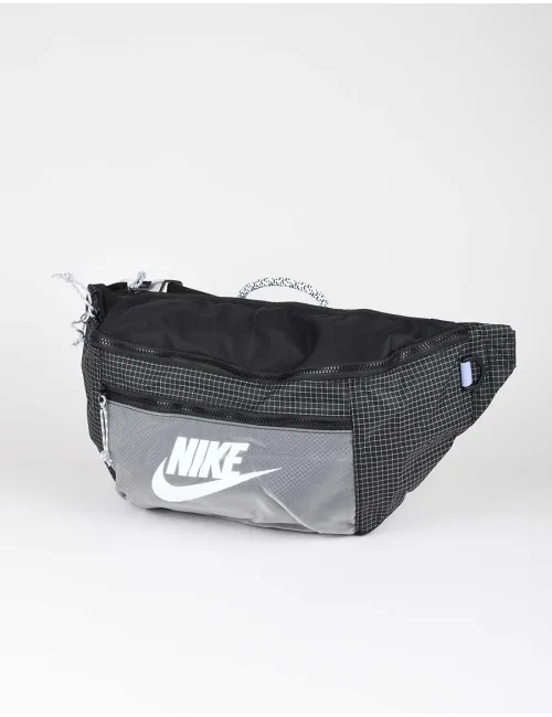NIKE CV1411