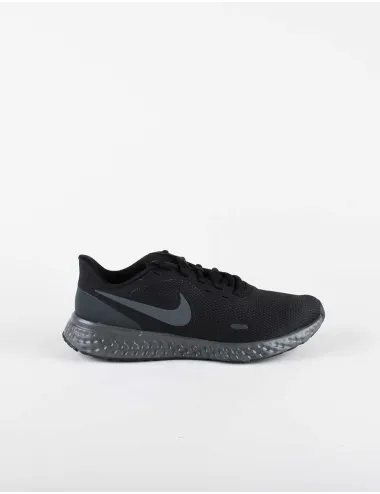 NIKE REVOLUTION 5